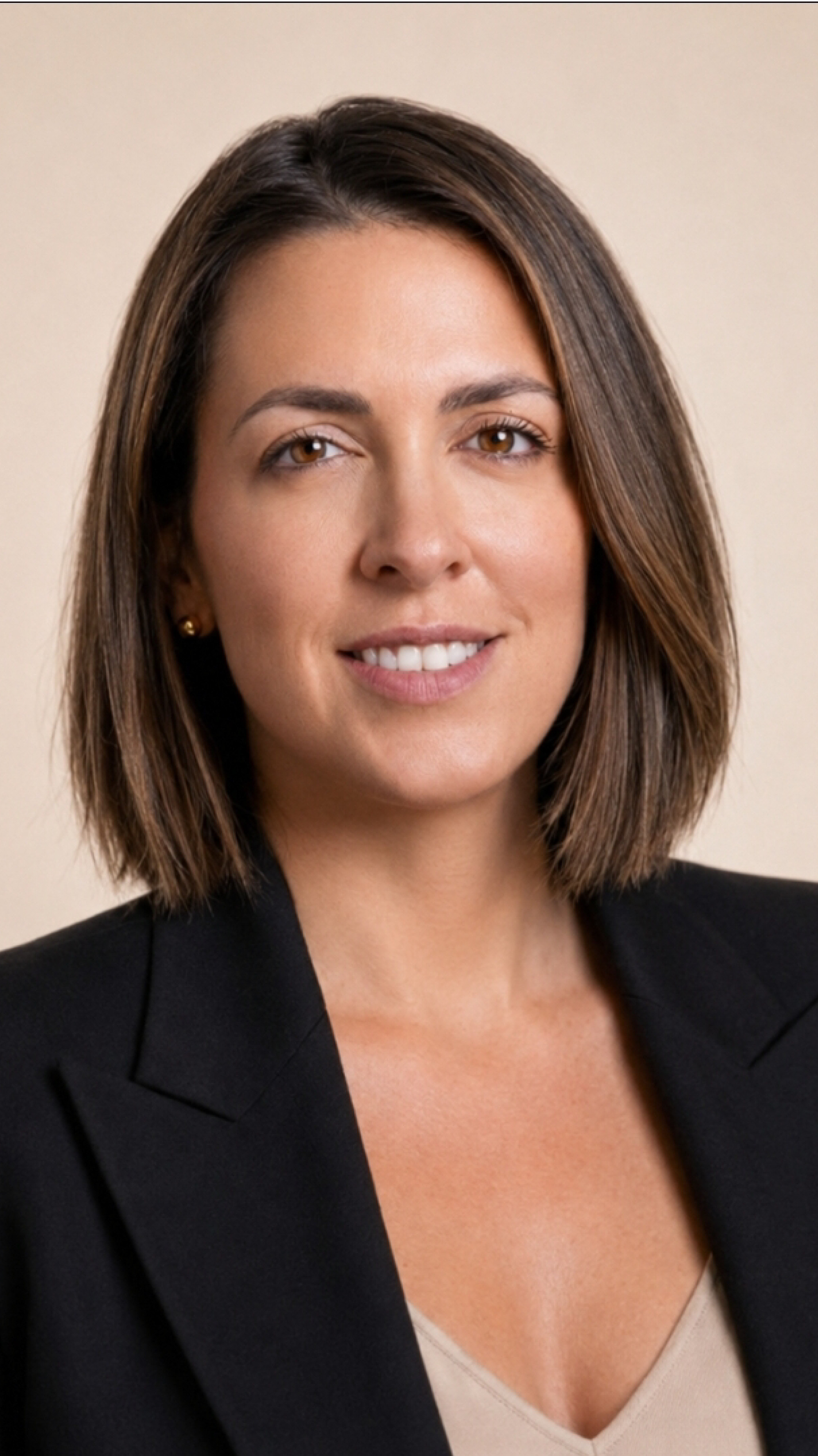 Mme Martine Legault
